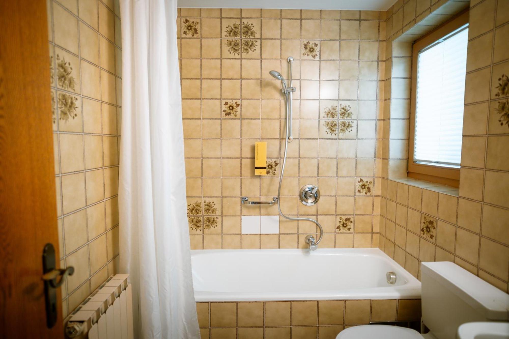 Apart-Garni Innerwiesn Mayrhofen Kamer foto